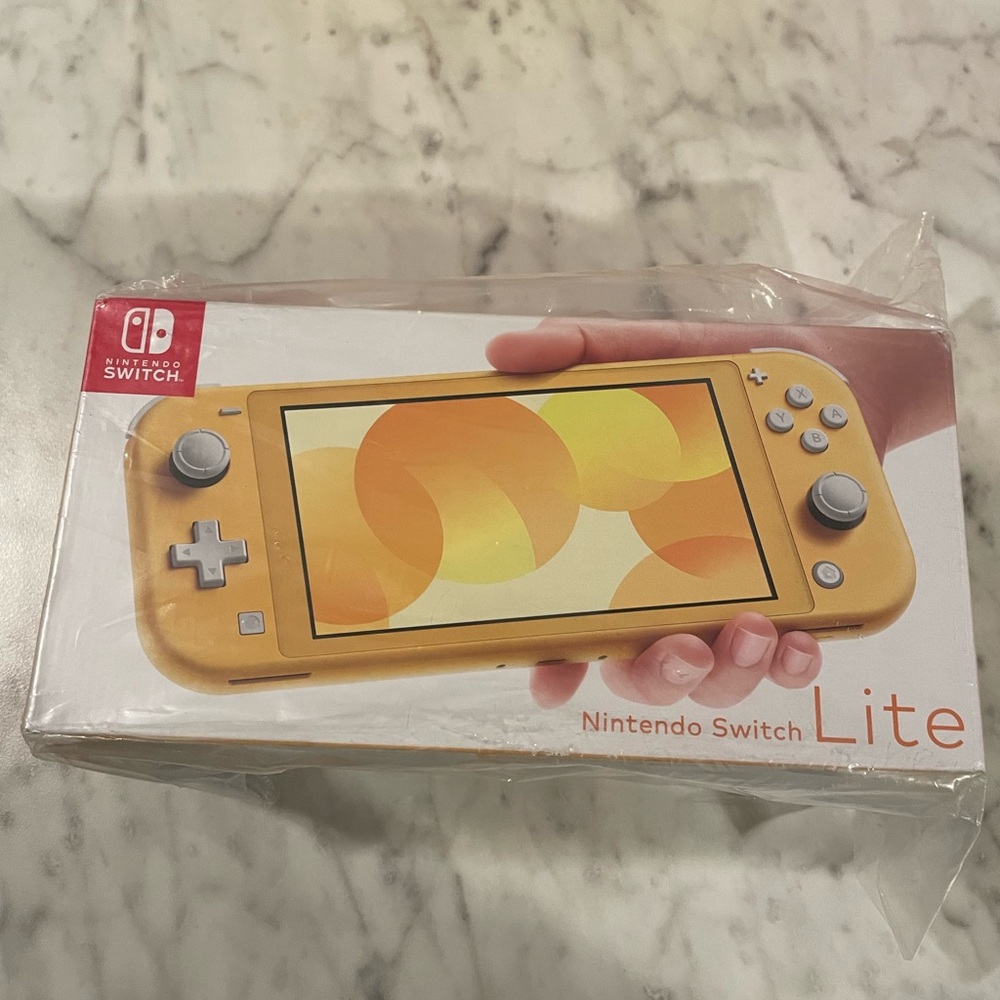 Nintendo Switch Lite EVERYTHING BRAND NEW